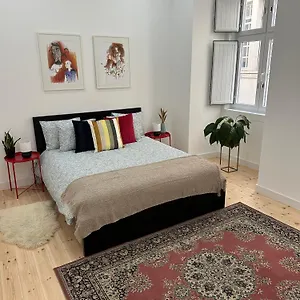 Modern Bedroom In Lisbona